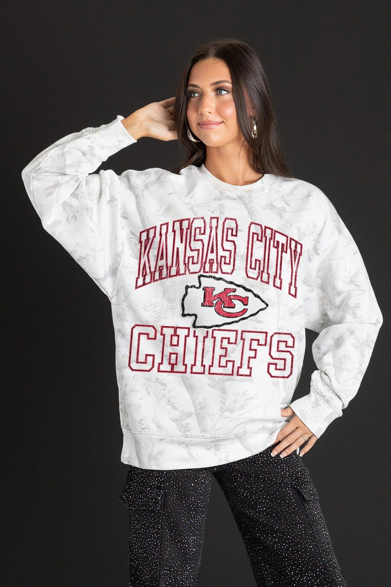 KANSAS CITY CHIEFS WHITEOUT PREMIUM DROP SHOULDER CAMO PULLOVER - Image 4