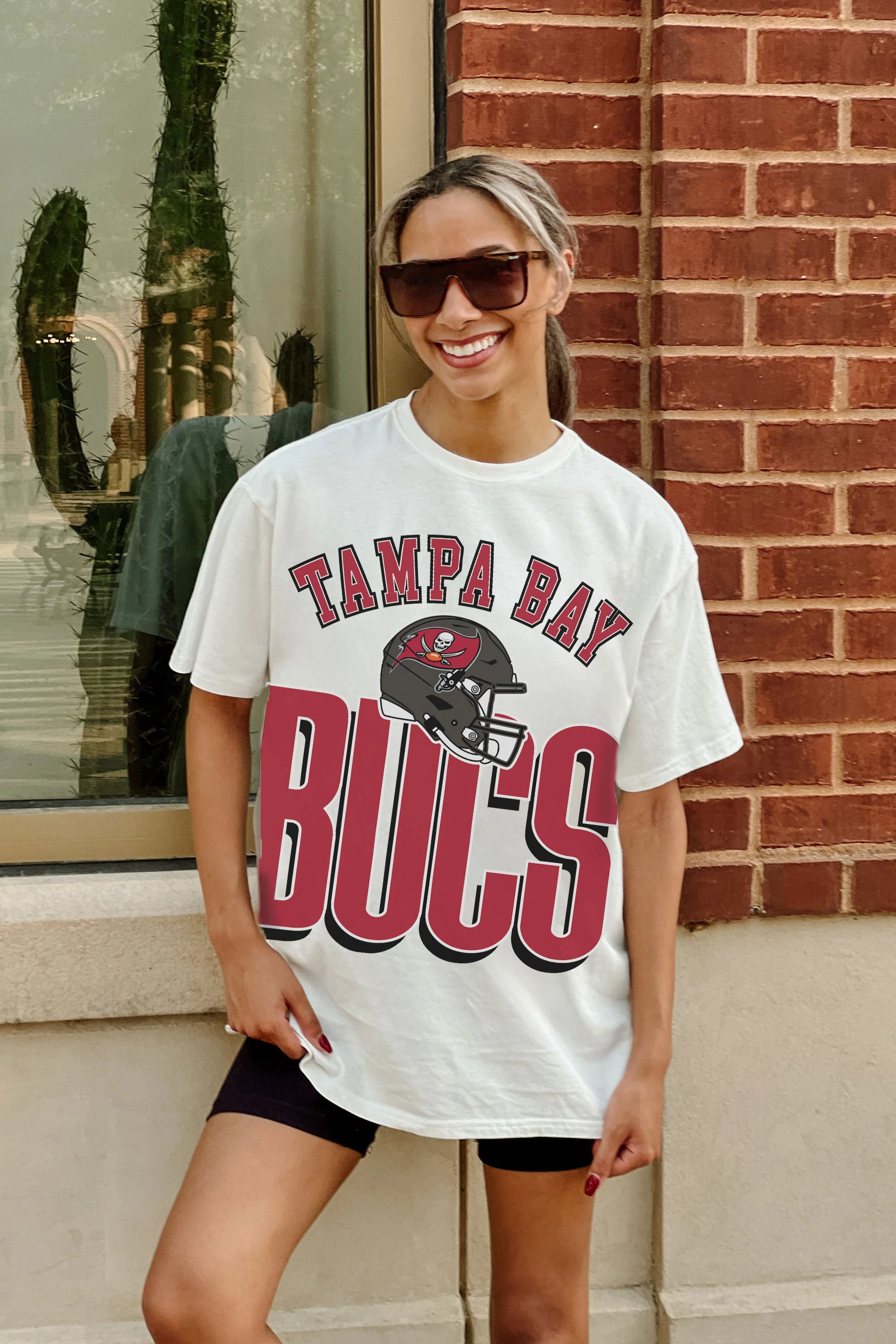 TAMPA BAY BUCCANEERS FIERCE FOCUS WASHED RELAXED FIT TEE - Image 4